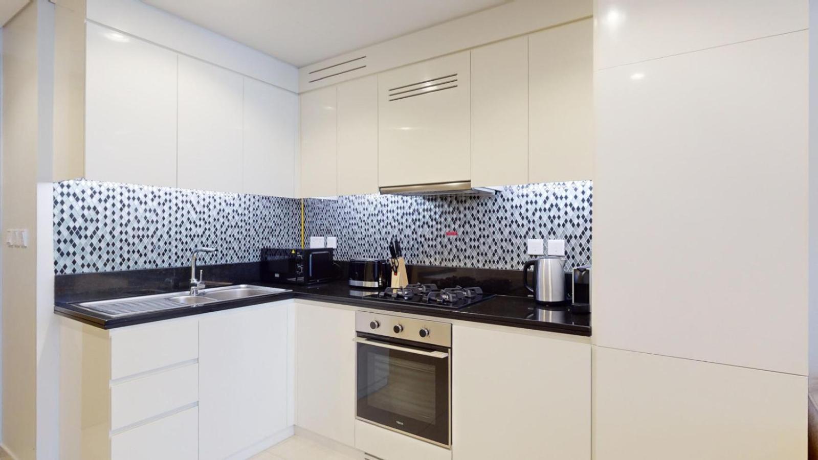 Aykon - Elegant Two Bedroom In Business Bay * Dubai